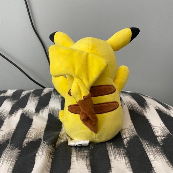Pokemon 2022 pikachu 9” plush cuddly toy - Picture 2 of 3